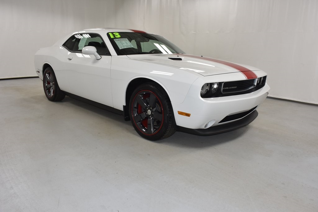 Pre Owned 2013 Dodge Challenger Sxt 2d Coupe In New Castle P882